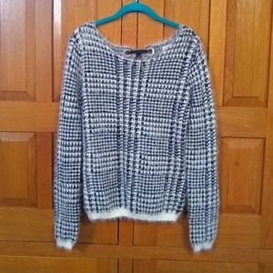 Ava Couture black & white houndstooth pattern eyelash knit super soft sweater